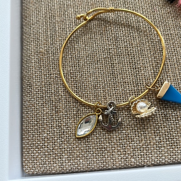 Plunder lot of three gold charm bracelets and one is ocean themed - Picture 2 of 4
